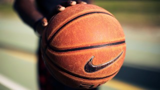 【竟彩网首页】国王总经理迈阿密密会引关注，ESPN曝其瞄准勇士受限自由球员库明加