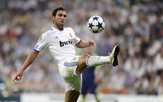 竟彩网首页_德甲名将坎普尔因家庭变故选择退役，曾与北京国安擦肩而过