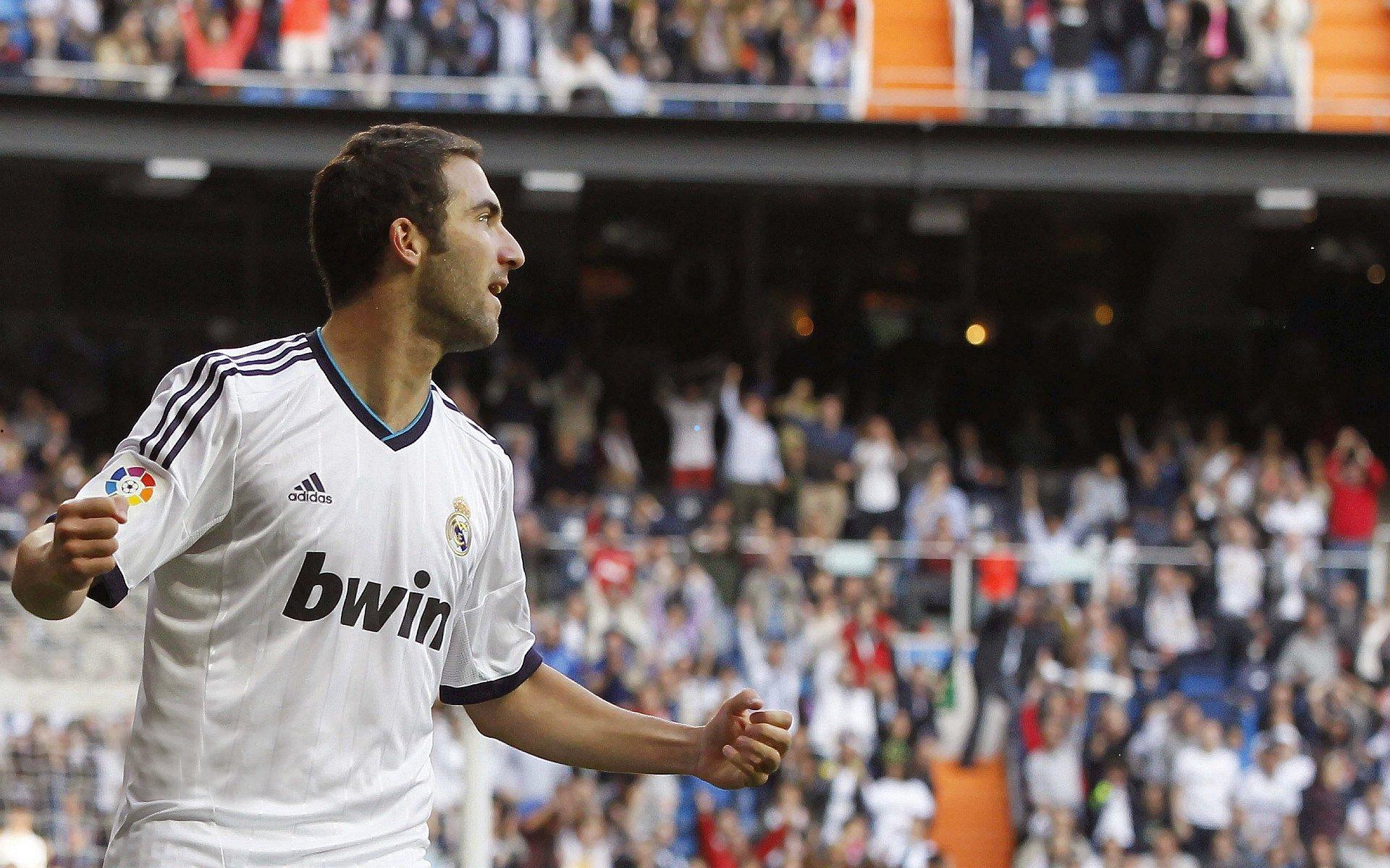 施蒂利克敦促卡尔，言论须谨慎，主力位当先